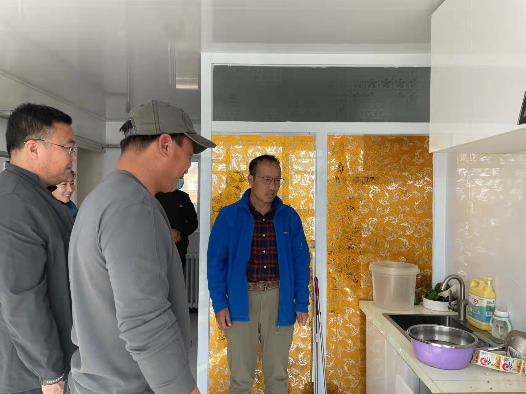 4送净水器下乡回访.jpg 4送净水器下乡回访.jpg