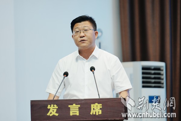 宜昌市夷陵区委副书记、政法委书记郑书香发言.jpeg 宜昌市夷陵区委副书记、政法委书记郑书香发言.jpeg