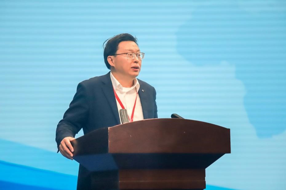 图9.武汉大学思政教学研究中心主任、测绘学院副院长邹进贵发言.jpg