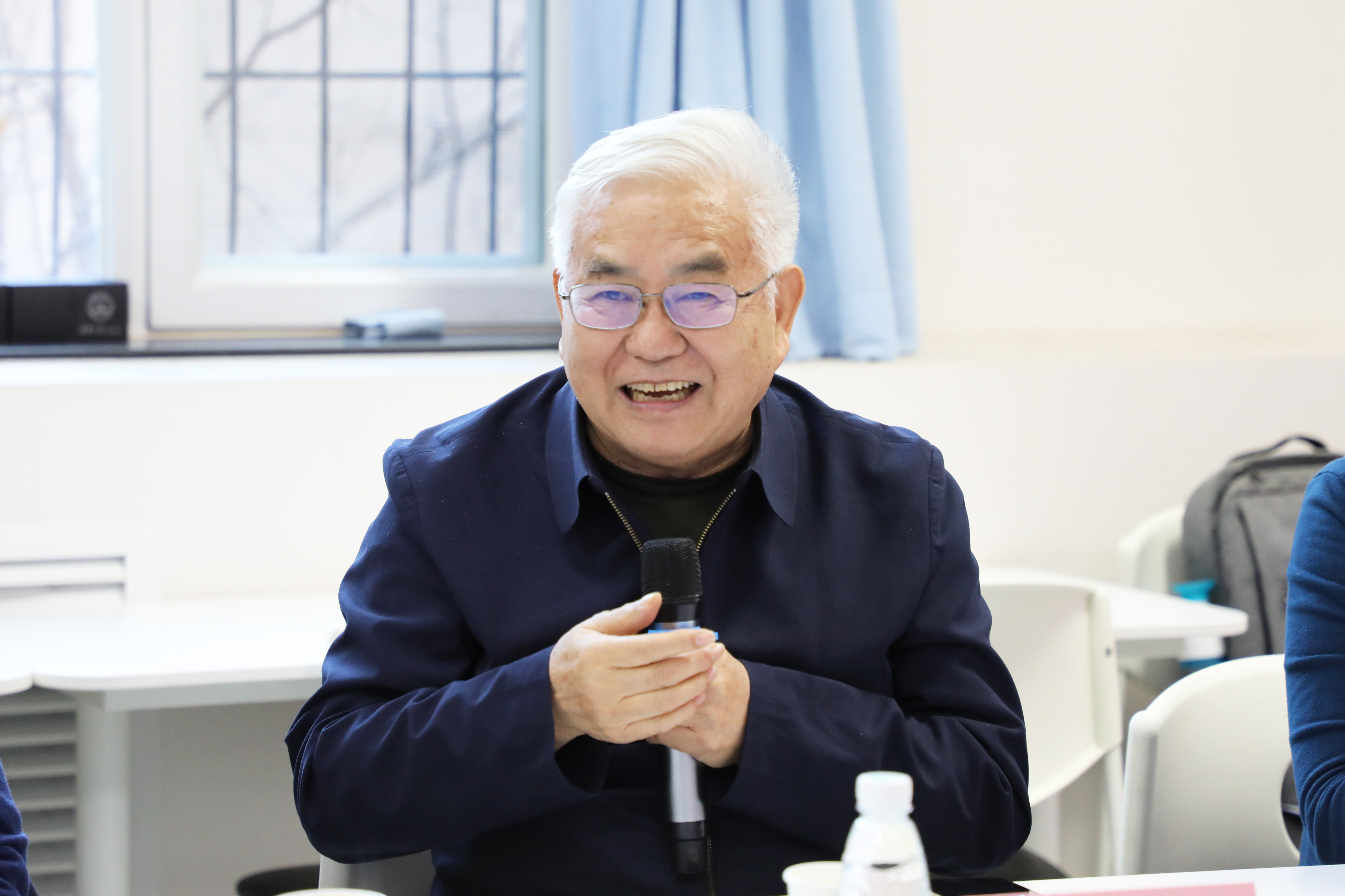 郑纬民院士发言.jpg 郑纬民院士发言.jpg