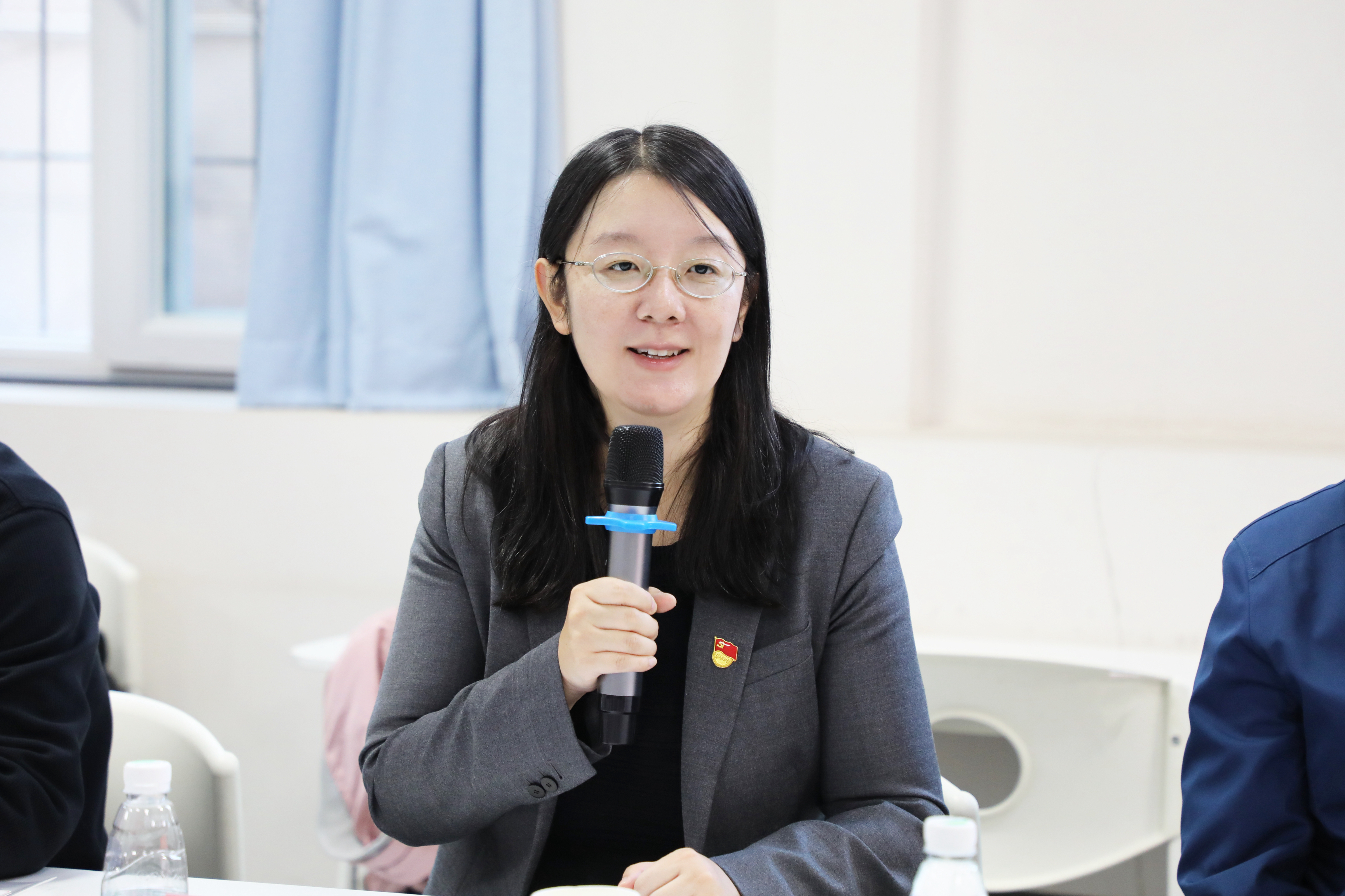 贾珈发言.jpg 贾珈发言.jpg