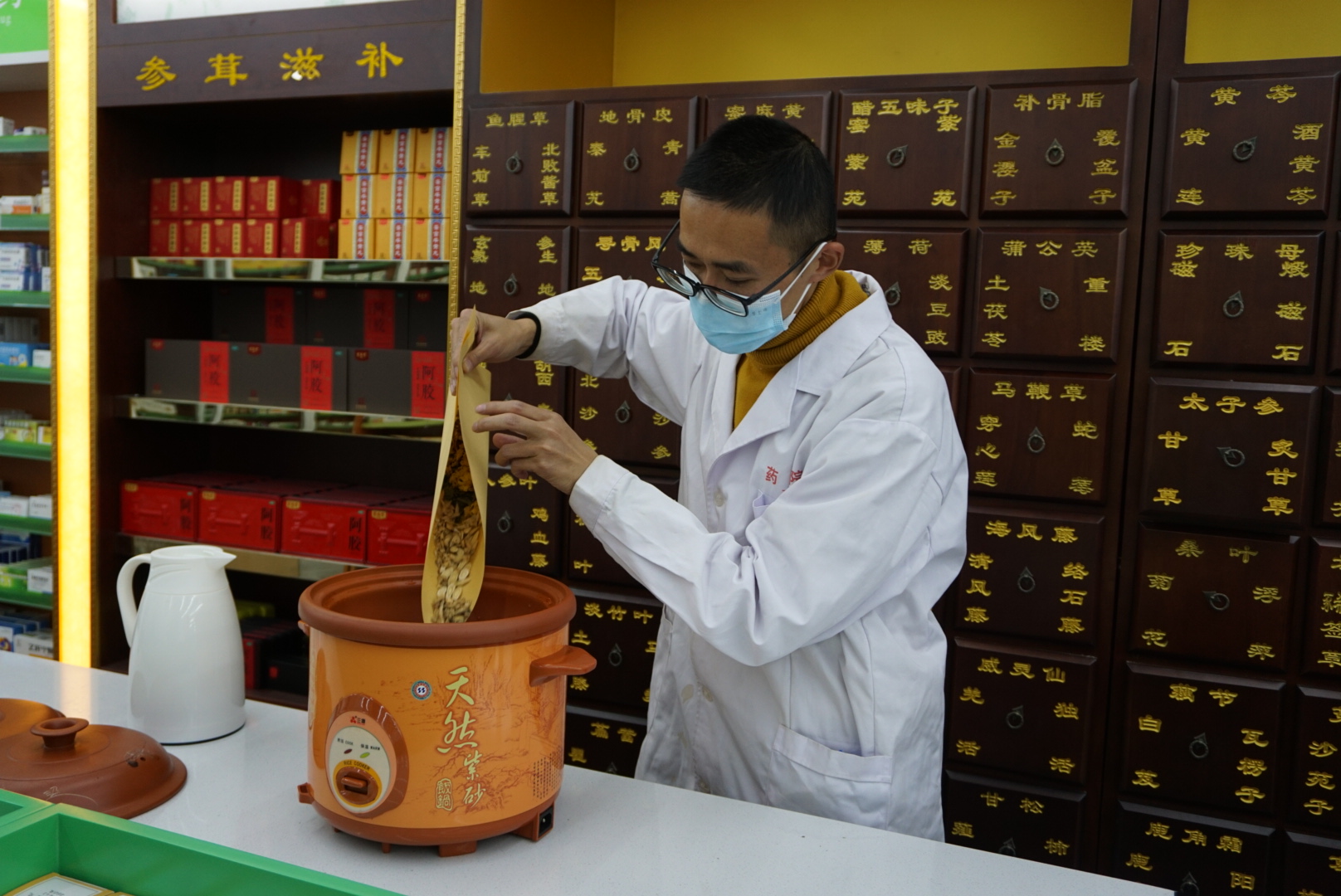 煮药材.JPG