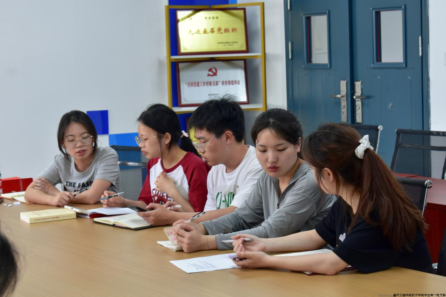 ”笃行不怠二十大，职途启航共奋进”主题党日活动（2）.png