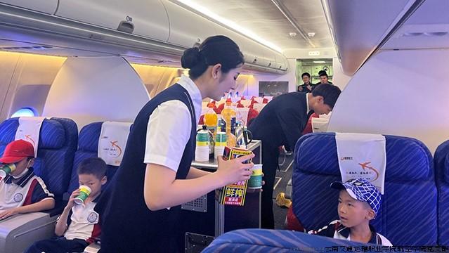 空中服务体验.jpg 空中服务体验.jpg