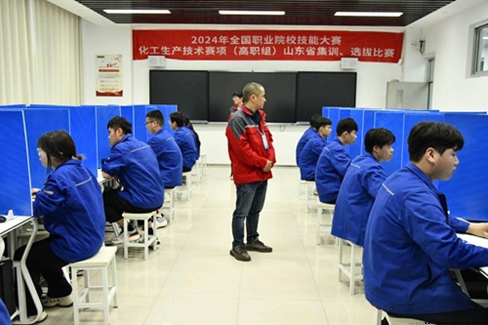 仿真考核现场.jpg 仿真考核现场.jpg