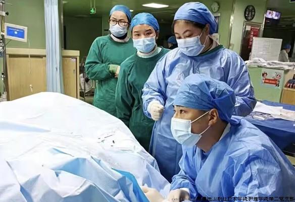 陈思在工作中.jpg