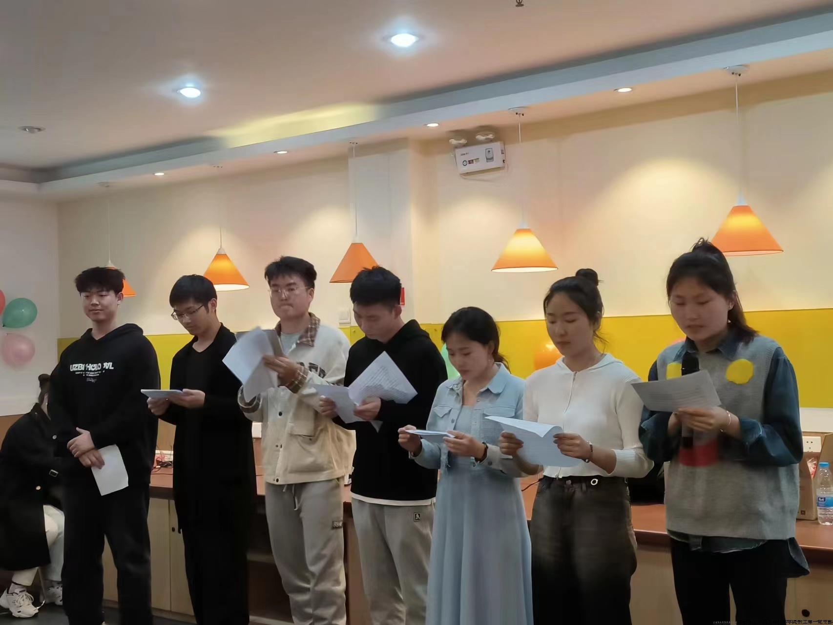 “学子诵读新思想，领袖教诲记心间”经典诵读.jpg