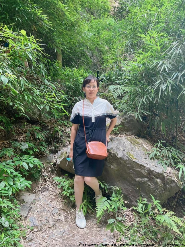 游琪.png 游琪.png