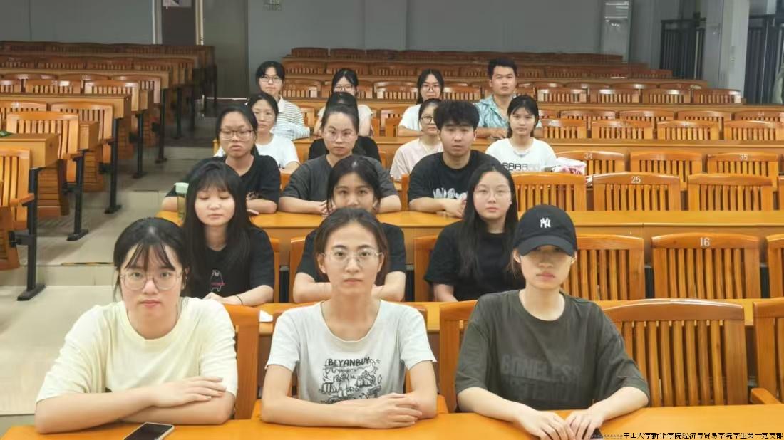 合影留念.jpg 合影留念.jpg